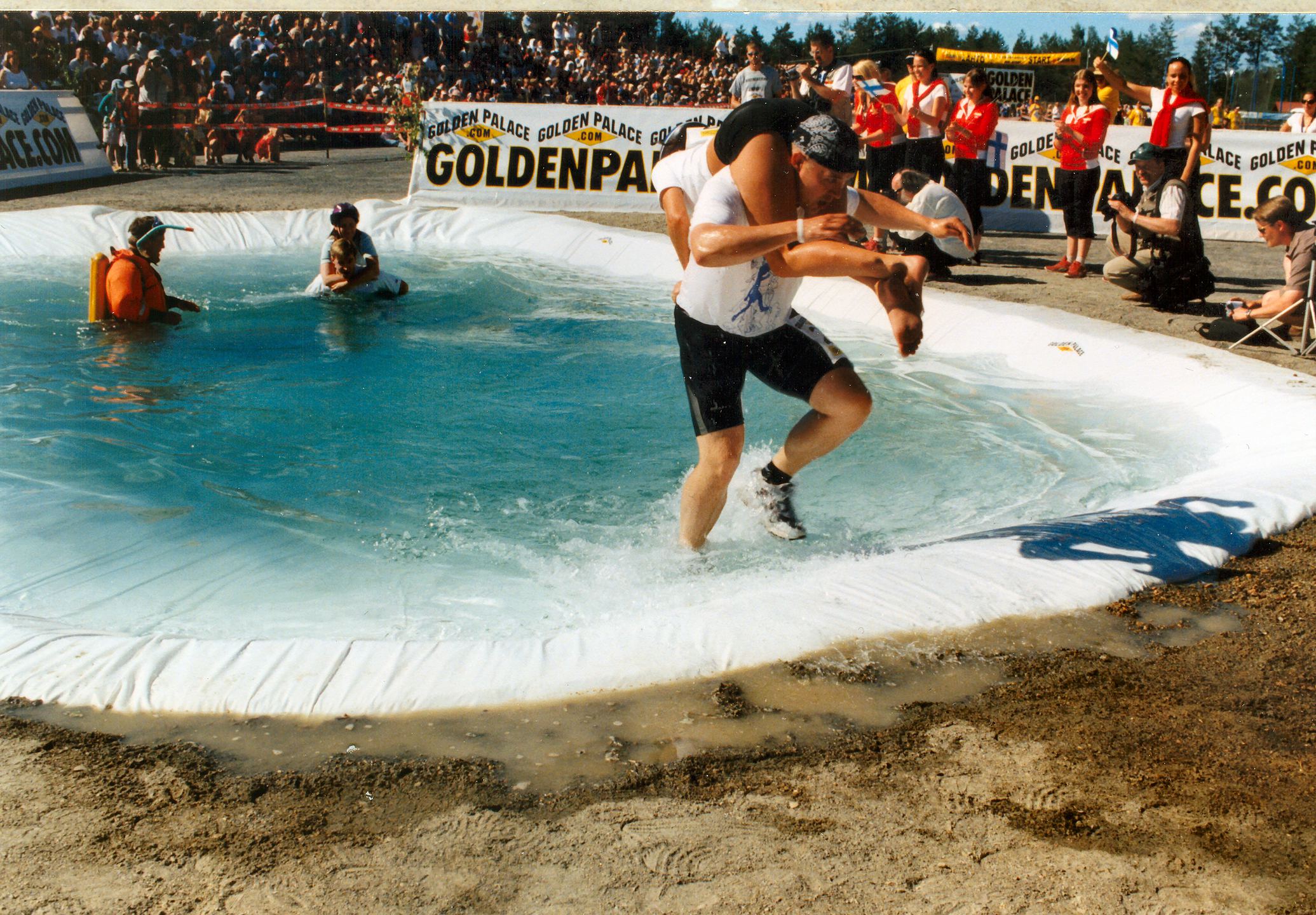 Weibertragen in Finnland